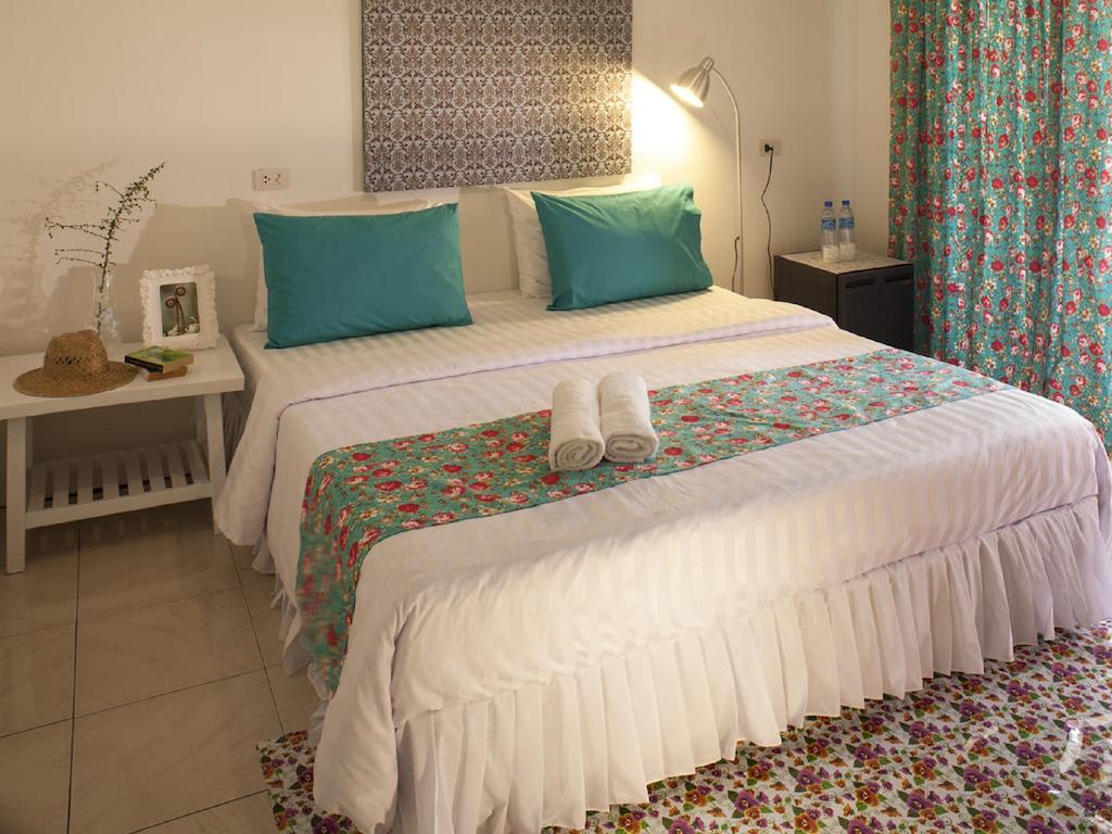 Les Fleurs House Bed & Breakfast Khao Lak Room photo
