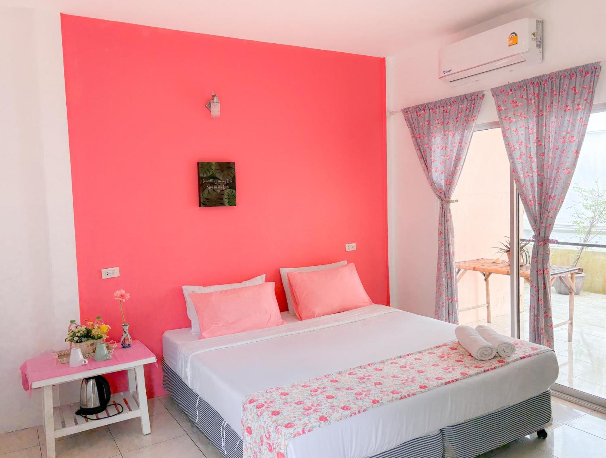 Les Fleurs House Bed & Breakfast Khao Lak Exterior photo