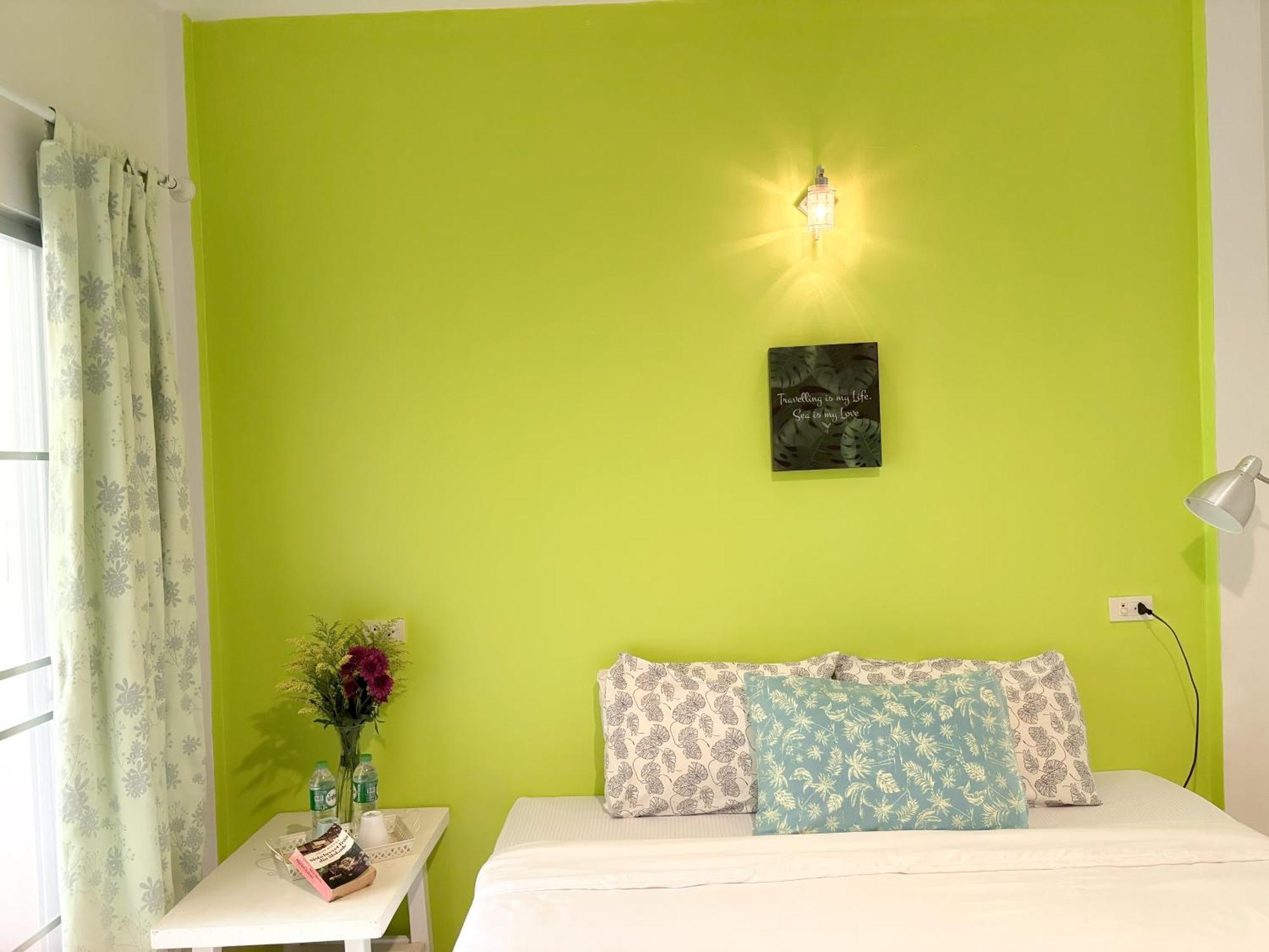 Les Fleurs House Bed & Breakfast Khao Lak Exterior photo