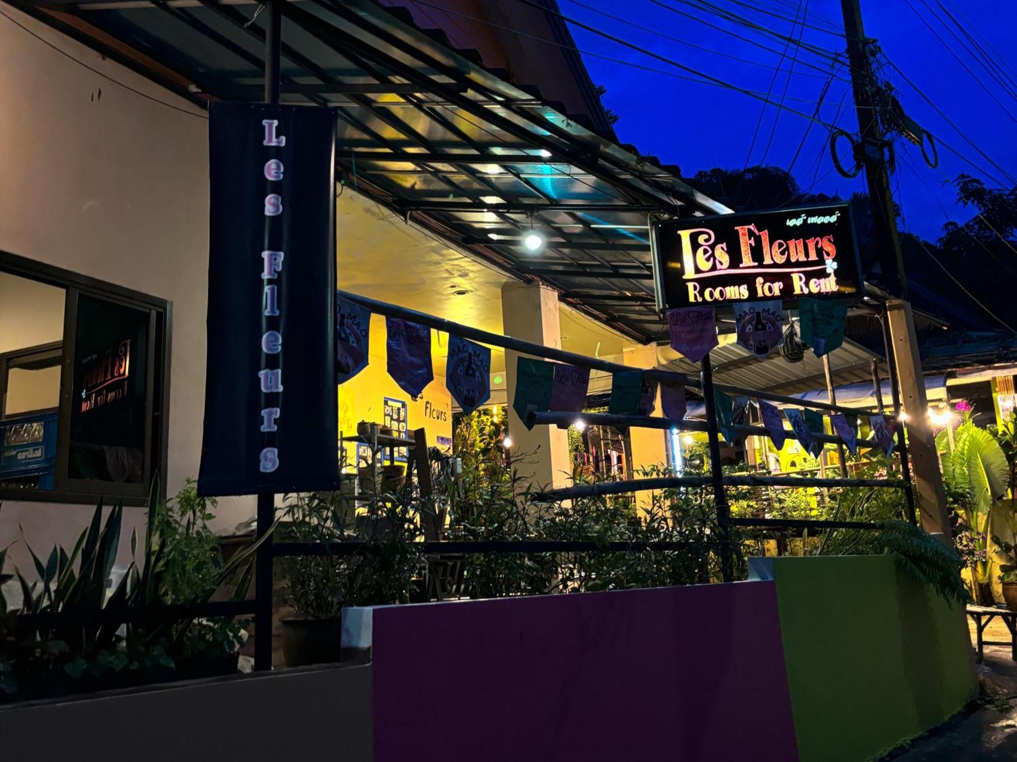 Les Fleurs House Bed & Breakfast Khao Lak Exterior photo